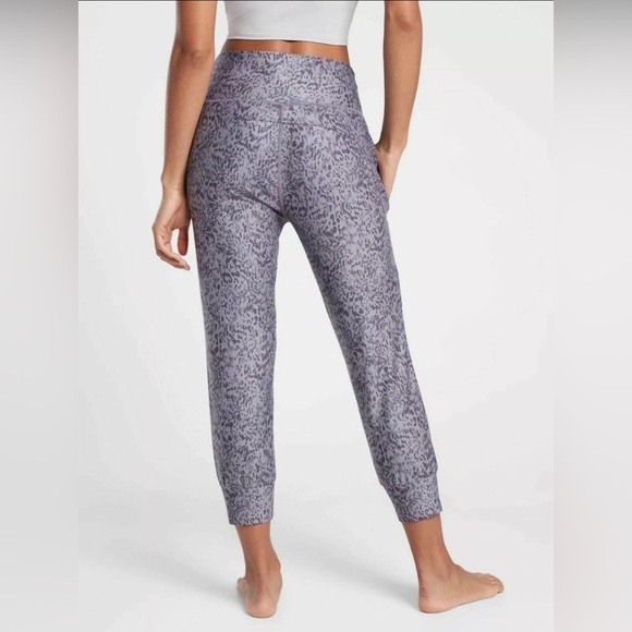 Athleta Violet Print Salutation Crop Jogger Lifestyle Fitness Pant - Picture 3 of 12